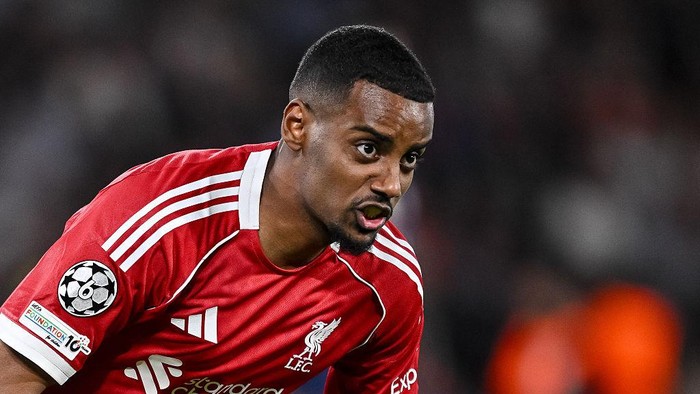Paris, France - April 8: Alexander Isak of Liverpool FC looks on during the UEFA Champions League 2025/26 Quarter-Final First Leg match between Paris Saint-Germain FC and Liverpool FC at Parc des Princes on April 8, 2026 in Paris, France. (Photo by H