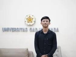 Kisah Alfath, Tukang Bangunan yang Jadi Mahasiswa UGM Berprestasi