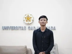 Kisah Alfath, Tukang Bangunan yang Jadi Mahasiswa UGM Berprestasi