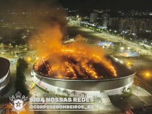 Kobaran Api Lahap Atap Velodrome di Taman Olimpiade Brasil