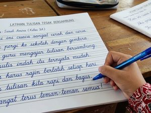 Manfaat Menulis Tegak Bersambung bagi Perkembangan Anak