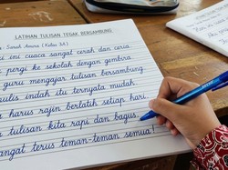 Manfaat Menulis Tegak Bersambung bagi Perkembangan Anak