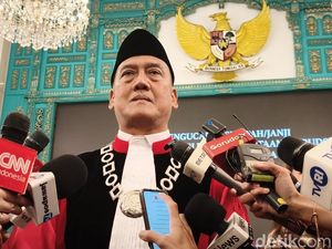 Intip Garasi Hakim MK yang Baru Dilantik Presiden
