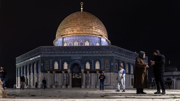 Kenapa Pengibaran Bendera Israel di Masjid Al-Aqsa Bikin Heboh?