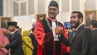Momen Prabowo Lantik Liliek sebagai Hakim MK Pengganti Anwar Usman