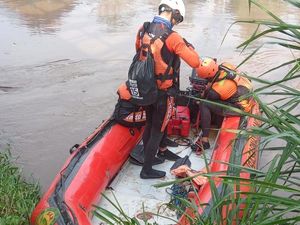 Terbakar Cemburu, Pria di Baleendah Terpeleset ke Sungai dan Hilang