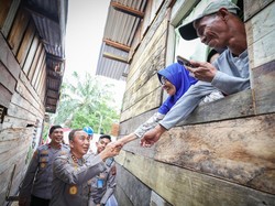 Sambut Hari Bhayangkara 2026, Kapolda Sumsel Bedah 40 Rumah Warga