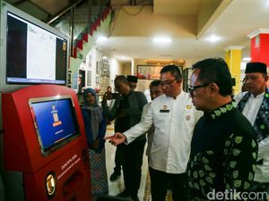 Sidak WFH di Bekasi, Wamendagri Cek Langsung ASN hingga ke Rumah