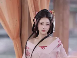 Potret Aktris Dijuluki Dewi Drama Pendek China Tiba-tiba Pensiun di Usia 26