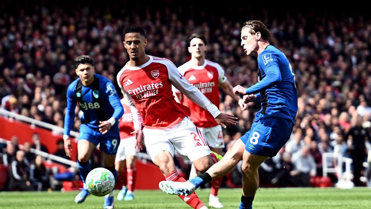 Arsenal kalah lagi, dinilai memasuki masa mengkhawatirkan. (Foto: REUTERS/Dylan Martinez)
