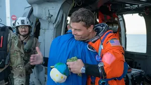Senyum Haru Astronaut Artemis II Usai 10 Hari Keliling Bulan