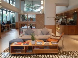 Pameran Seni Bertema Floral, Wajib Dikunjungi di Artotel Casa Kuningan