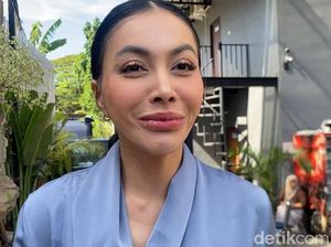 Denada Gemetar Muncul di Publik, Ungkap Harapan untuk Kebersamaan dengan Ressa