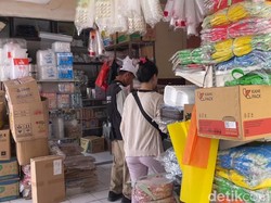 Harga Plastik di Lamongan Naik hingga 100%, Pedagang dan UMKM Menjerit