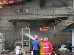 Kebakaran Pabrik Kasur di Gunung Sindur Bogor Padam Usai 5 Jam Penanganan