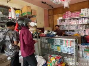 Melejitnya Harga Plastik di Lamongan hingga Capai 100%