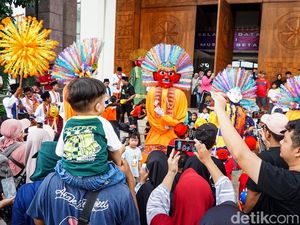 Ondel-ondel hingga Tari Betawi Hibur Warga di Setu Babakan