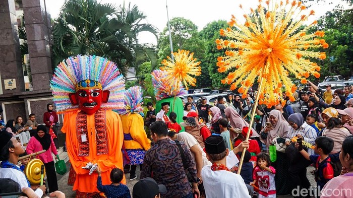 Ondel-ondel hingga Tari Betawi Hibur Warga di Setu Babakan