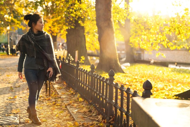 Orang dengan pola pikir kaya tidak menilai diri dari uang/Foto: Freepik.com/Lifestylememory Pola pikir kaya membantu seseorang memisahkan identitas diri dari kondisi finansialnya.