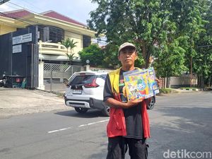 40 Tahun Berjualan, Joko Tetap Setia Jajakan Majalah Bobo