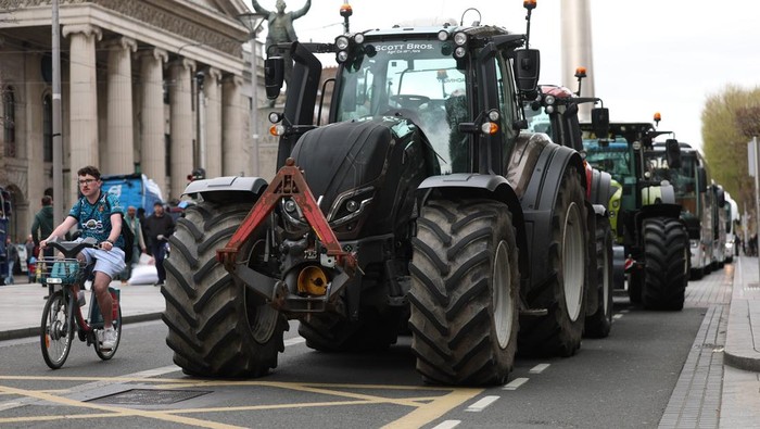 Petani Ngamuk Blokir Jalan Gara-gara BBM Mahal Friday April 10, 2026. (Photo by Liam McBurney/PA Images via Getty Images)