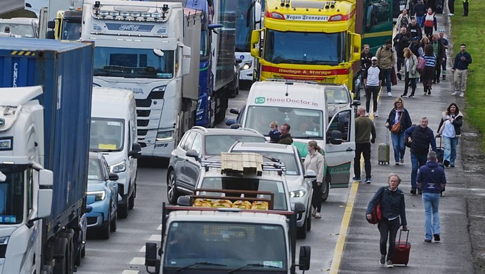 Petani Ngamuk Blokir Jalan Gara-gara BBM Mahal Thursday April 9, 2026. (Photo by Brian Lawless/PA Images via Getty Images)