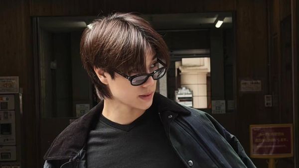 Potret Phuwin, Bintang Thailand yang Bakal Manggung di Bekasi