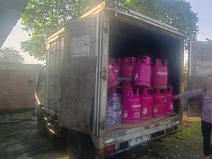 Polisi Gerebek Vila Markas Pengoplos LPG di Bogor, Ratusan Tabung Disita