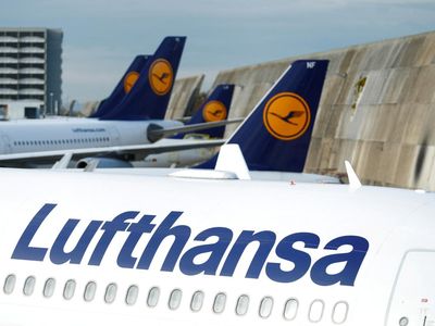 Protes Kondisi Kerja, Awak Kabin Mogok Massal