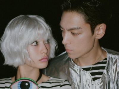 Gaya Mesra Nana eks After School dan T.O.P eks BIGBANG, Fans Auto Histeris