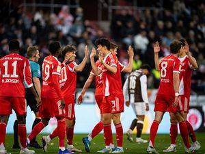 St. Pauli Vs Bayern: Die Roten Pesta Gol 5-0