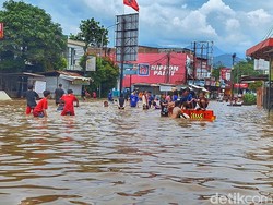Ribuan Rumah di Dayeuhkolot Terendam Akibat Luapan 3 Sungai