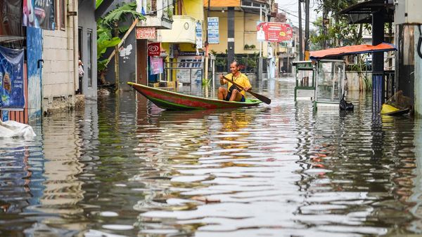 Dayeuhkolot Dikepung Banjir, Jalan Putus dan Ratusan Rumah Terendam