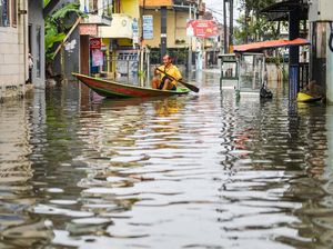 Dayeuhkolot Dikepung Banjir, Jalan Putus dan Ratusan Rumah Terendam