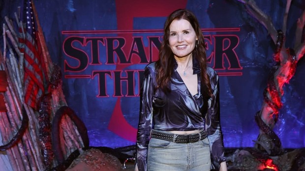 Geena Davis dikenal sebagai aktris cerdas yang lolos tes Mensa dan memanfaatkan kecerdasannya untuk mendorong perubahan nyata dalam representasi gender di media.