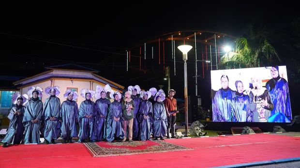 Kapolda Riau Irjen Pol Herry Heryawan menyuarakan keadilan untuk gajah di Festival Panggung Seni Konservasi Gajah di Rumah Singgah Tuan Kadi, Pekanbaru, Sabtu (12/4/2026).