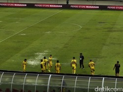 Andre Rosiade Kritik Lapangan Saat Persis Vs Semen Padang: Kayak Sawah