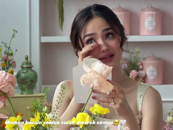 Air Mata Bahagia Syifa Hadju di Depan Para Sahabat Jelang Nikah