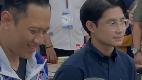 Potret Teuku Rassya Ngopi di Aceh, Bareng Warga hingga AHY