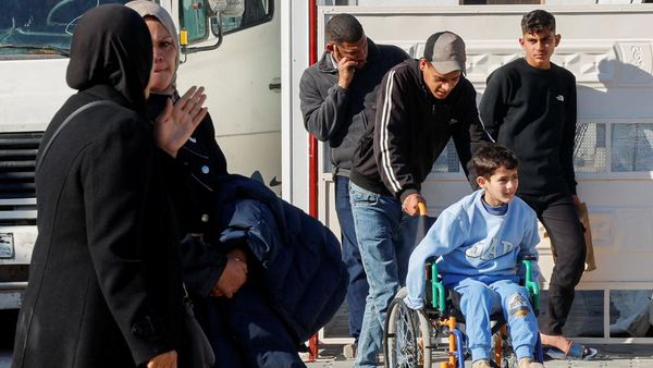 Warga Bersiap Tinggalkan Gaza Lewat Perbatasan Rafah