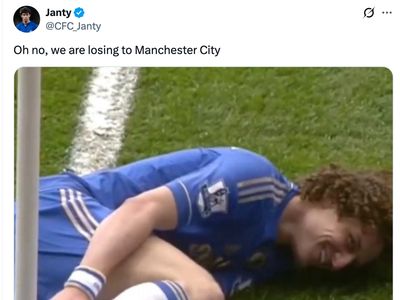 Meme: Ledek Arsenal, Fans Chelsea Malah Bersorak Dibantai Man City