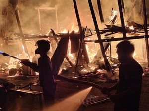 4 Rumah di Sinjai Terbakar Diduga Akibat Korsleting, 35 Gram Emas Hangus