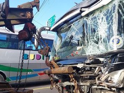 Tabrakan Brio Vs Bus Pariwisata di Ciamis, Sopir Terjepit