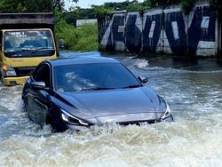 Sudah 3 Hari Jalan SOR GBLA Jadi Sungai Dadakan