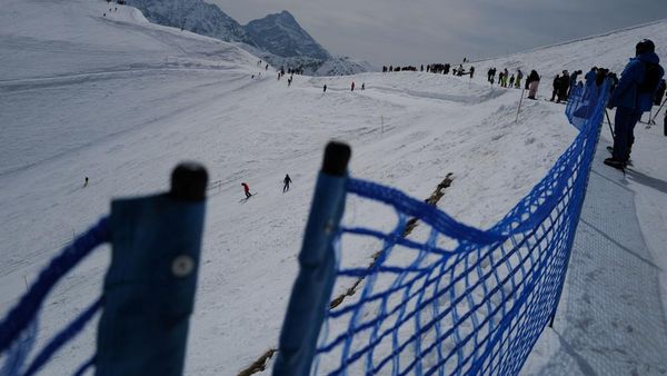 Lereng Curam Tatra Jadi Magnet Ski di Akhir Musim