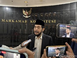 Usai Prosesi Wisuda Purnabakti di MK, Anwar Usman Pingsan