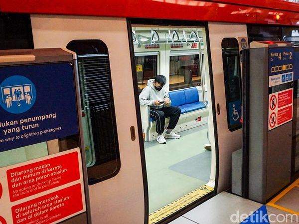 Mobilitas Penumpang LRT Jabodebek Menurun Kala WFH Diterapkan