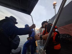 2 Nelayan Karimun Hanyut ke Malaysia, Tim SAR Evakuasi Lintas Negara