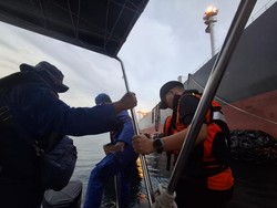 2 Nelayan Karimun Hanyut ke Malaysia, Tim SAR Evakuasi Lintas Negara