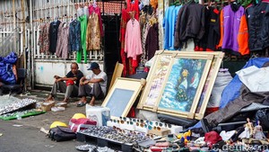 Pasar Loak Jatinegara Jadi Surga Barang Bekas, Diburu Kolektor dan Warga